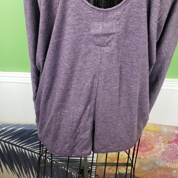 Chaser Purple Twisted Key Hole Long Sleeve Open Back Shirt Size Medium - Picture 8 of 11